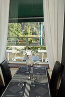 New Hotel De Lives