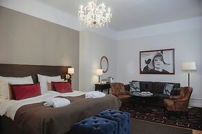 Home Hotel Drott