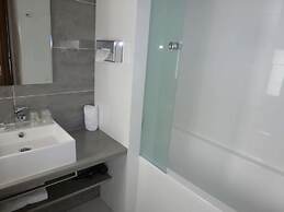 Best Western Plus Le Lavarin