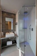 Best Western Plus Le Lavarin