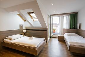 Lucia Hotel