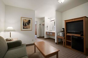 Super 8 by Wyndham Slave Lake AB
