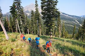 Huntley Lodge at Big Sky Resort