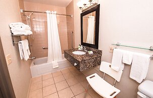 Best Western Plus Pembina Inn & Suites