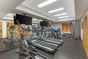 Best Western Plus Pembina Inn & Suites