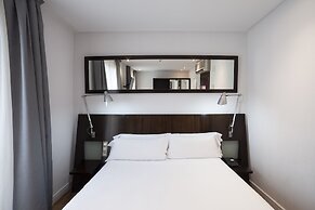 Petit Palace Arana
