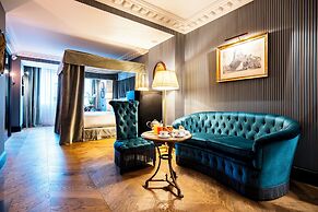Hôtel de Berri Champs-Élysées, a Luxury Collection Hotel