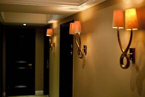 Hera Hotel
