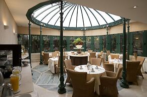 Hera Hotel
