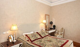 Solar Do Castelo, a Lisbon Heritage Collection