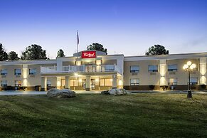 Red Roof Inn & Suites Newburgh – Stewart Airport/ West Point