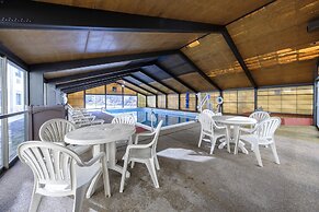 Red Roof Inn & Suites Newburgh – Stewart Airport/ West Point