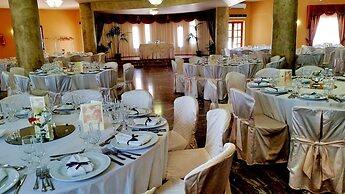Hotel Akrabello