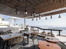 On The Rocks Hotel
