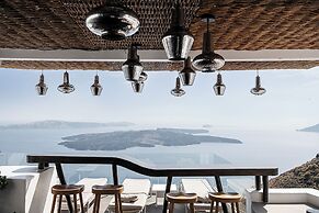 On The Rocks Hotel