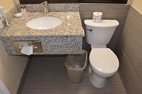 Econo Lodge Inn & Suites