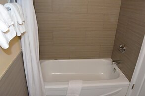 Econo Lodge Inn & Suites