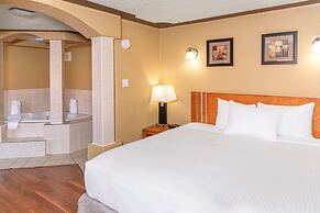 Econo Lodge Inn & Suites