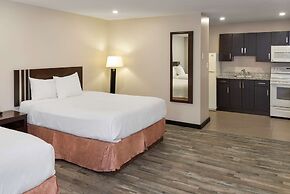 Econo Lodge Inn & Suites