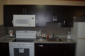 Econo Lodge Inn & Suites
