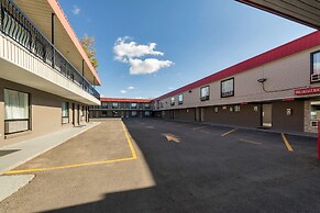 Econo Lodge Inn & Suites