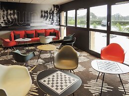 ibis Auray