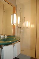 ibis Auray