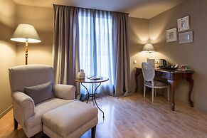 Vincci Lys Hotel