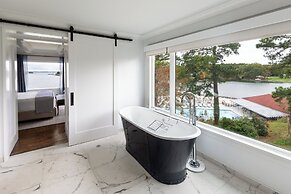 The Tides Inn