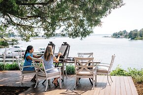The Tides Inn