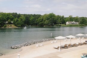The Tides Inn