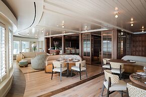 The Tides Inn