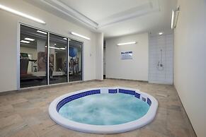 Travelodge by Wyndham Weyburn