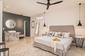 Ino Hotel & Suites