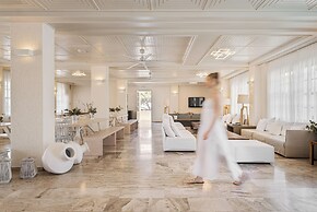 Ino Hotel & Suites