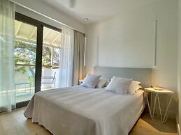 Ino Hotel & Suites