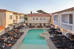 Ino Hotel & Suites
