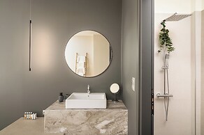 Ino Hotel & Suites