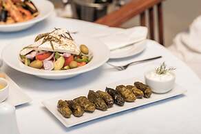 Ino Hotel & Suites