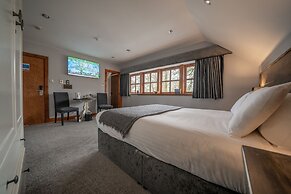 The Oak Tree Inn