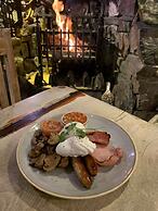 The Oak Tree Inn