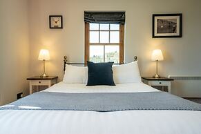 The Oak Tree Inn