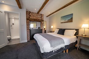 The Oak Tree Inn