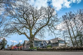 The Oak Tree Inn