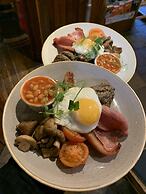 The Oak Tree Inn