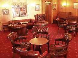 Chequers Inn Hotel