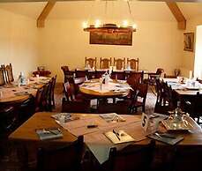 Chequers Inn Hotel