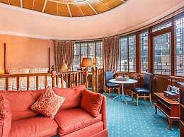 London Elizabeth Hotel