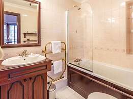 London Elizabeth Hotel