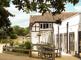 South Lawn Hotel